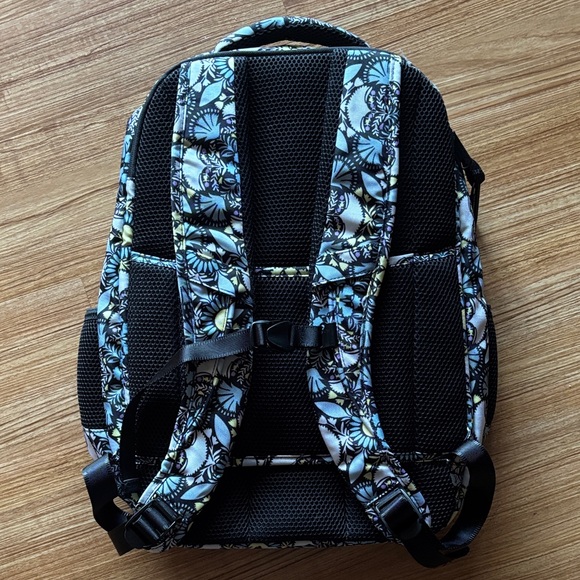 Vera Bradley “Plaza Medallion” Grand XL Backpack - Picture 2 of 16